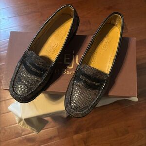 Used but in good condition Bass and Co Loafers